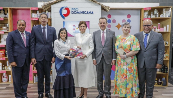 Director Promipyme asiste al Encuentro Nacional: “Mujeres en Exportación”